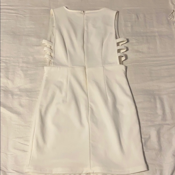 Tobi dress! 🤍 - Picture 6 of 8